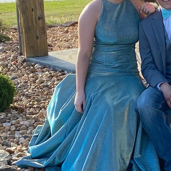 A Sherri hill prom dress, teal/gold/ sliver, size 8, comes with a bag - Picture 2 of 3